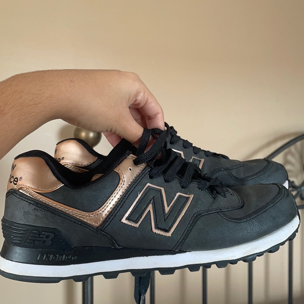 Black and rose gold New balance